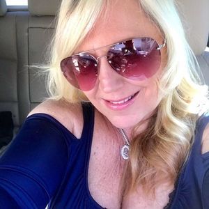 Meet your Posher, Tari